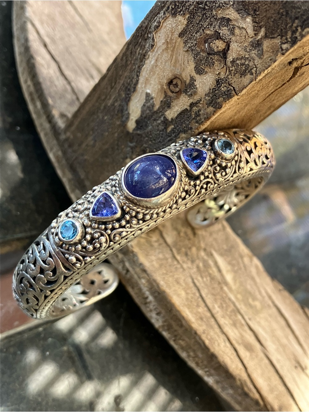 SARDA Artisan of Bali Sterling Silver Oval Tanzanite Bracelet Average Size